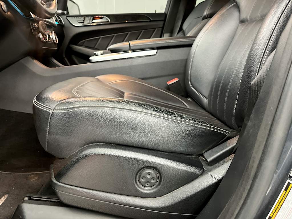 Thumbnail: 2016 Mercedes-Benz GL-Class - 24