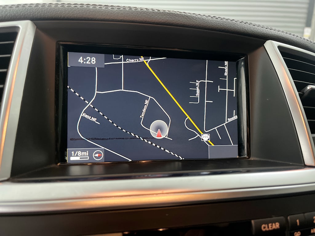 Thumbnail: 2016 Mercedes-Benz GL-Class - 28