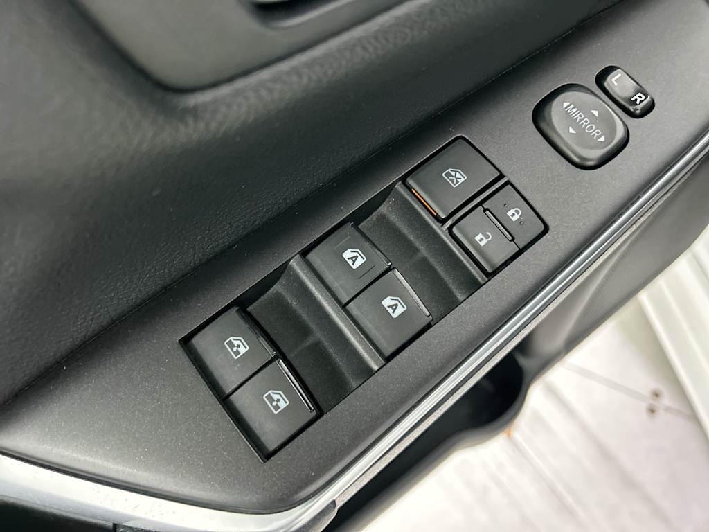 Thumbnail: 2016 Toyota Camry - 21