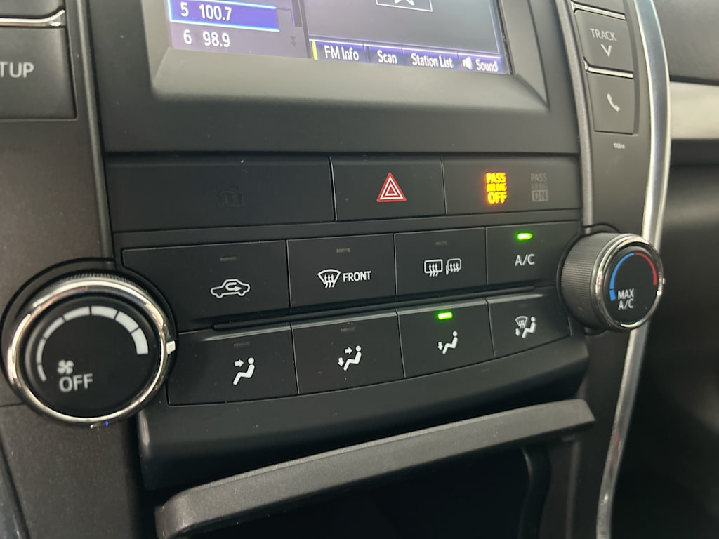 Thumbnail: 2016 Toyota Camry - 22