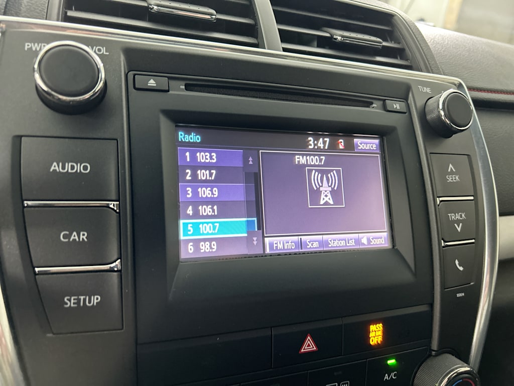 Thumbnail: 2016 Toyota Camry - 11