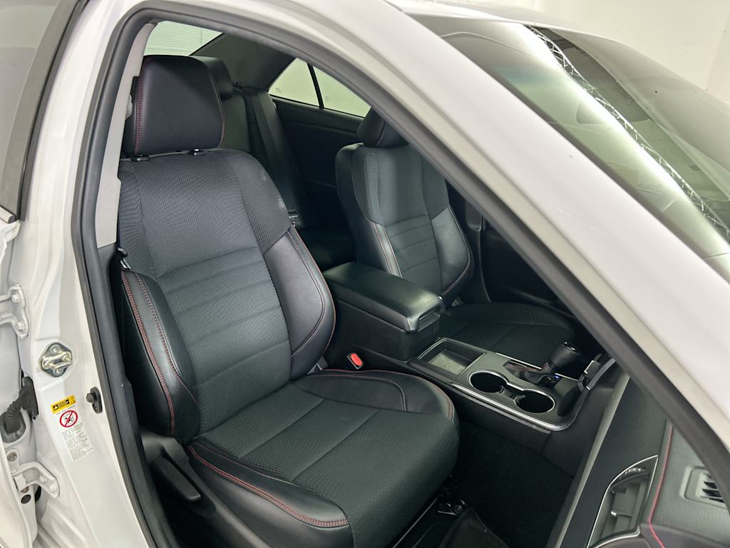 Thumbnail: 2016 Toyota Camry - 9