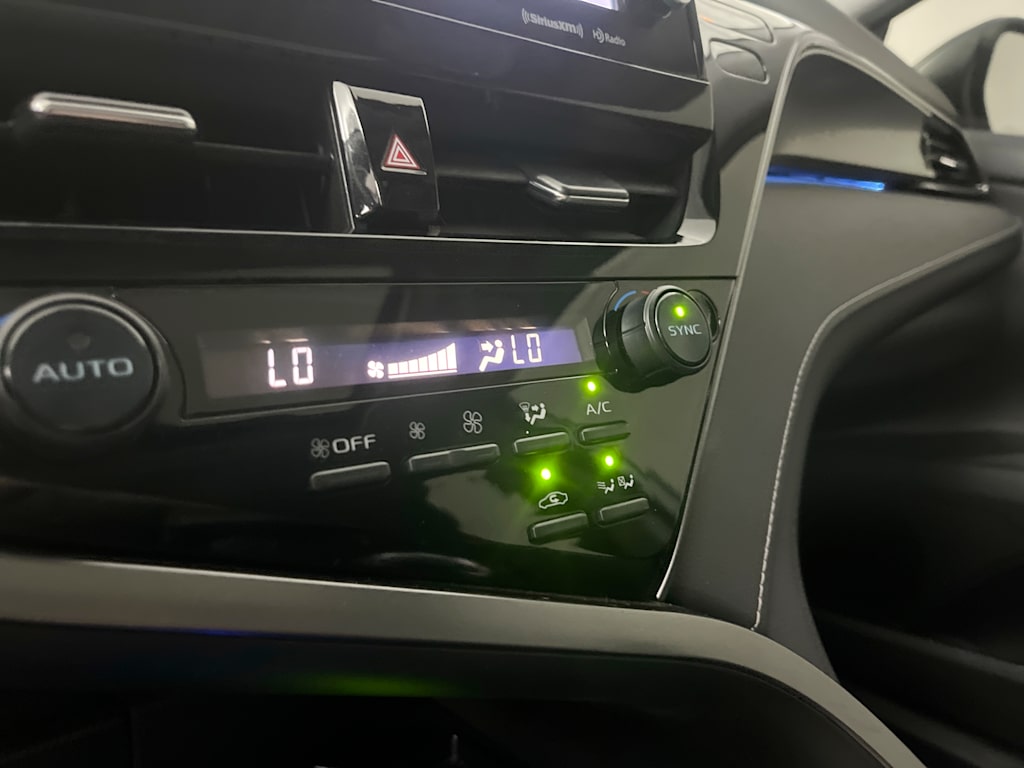 Thumbnail: 2024 Toyota Camry - 28