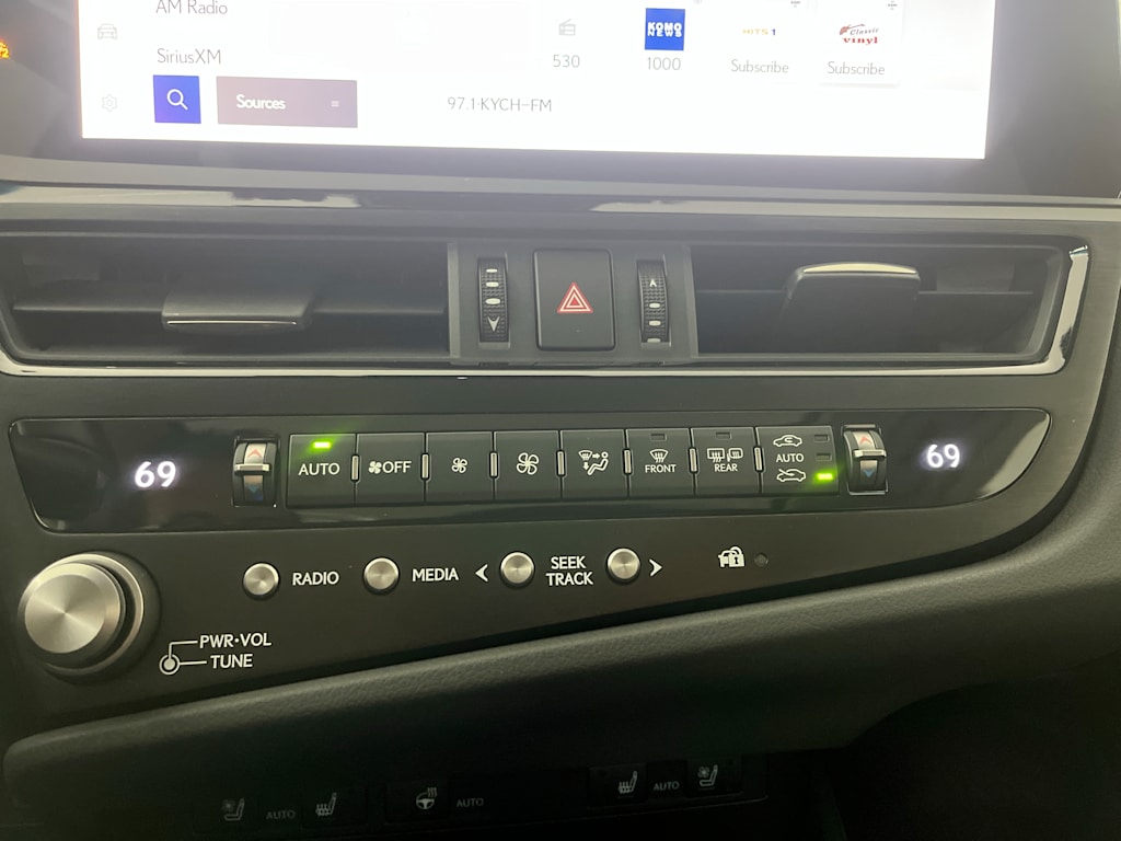 Thumbnail: 2024 Lexus ES - 28