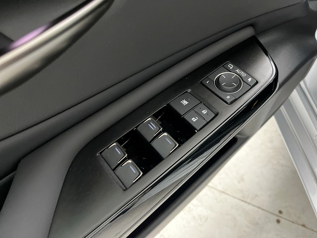 Thumbnail: 2024 Lexus ES - 26