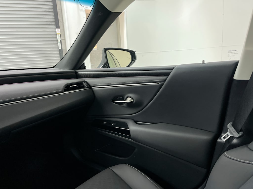 Thumbnail: 2024 Lexus ES - 22