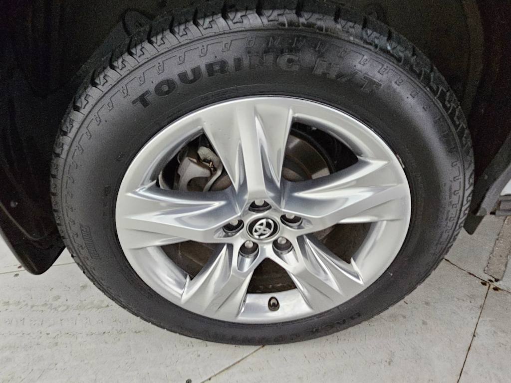 Thumbnail: 2016 Toyota Highlander - 8