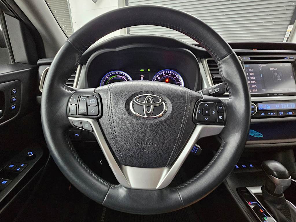 Thumbnail: 2016 Toyota Highlander - 9