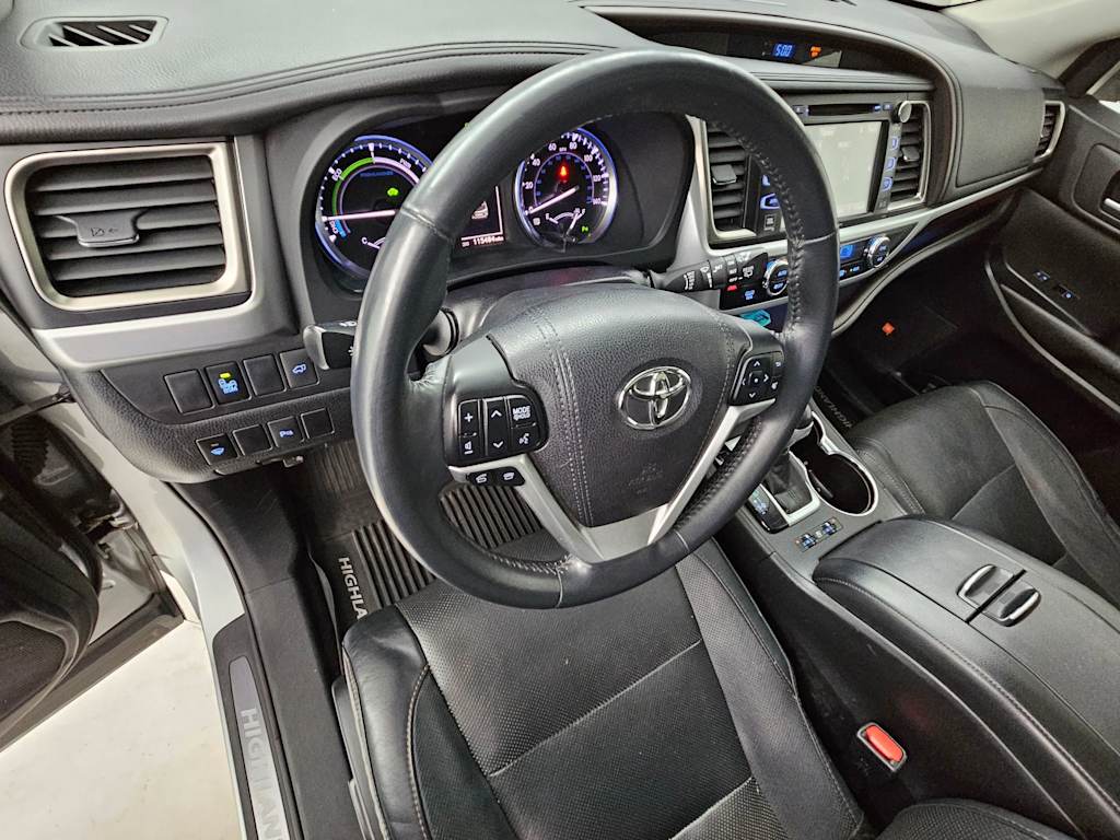 Thumbnail: 2016 Toyota Highlander - 2