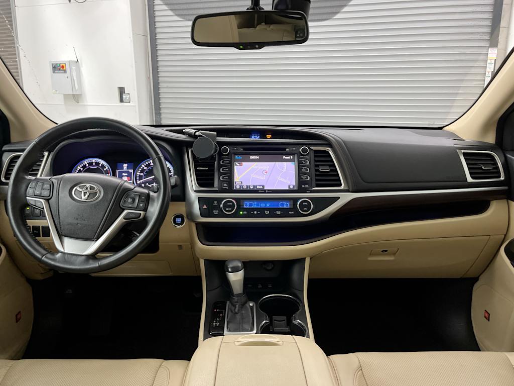 Thumbnail: 2014 Toyota Highlander - 2