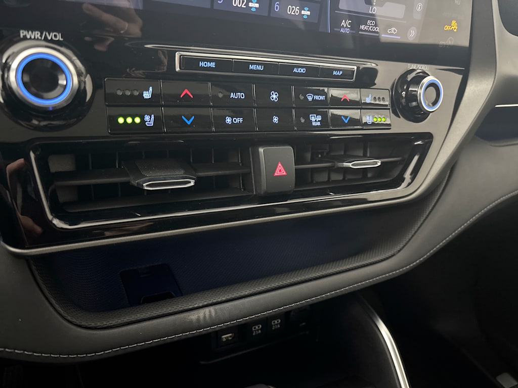 Thumbnail: 2021 Toyota Highlander - 23