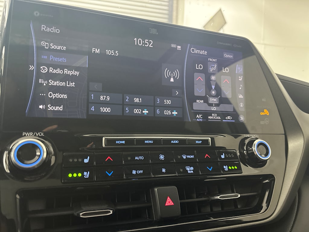 Thumbnail: 2021 Toyota Highlander - 11