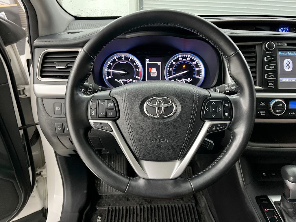 Thumbnail: 2017 Toyota Highlander - 12