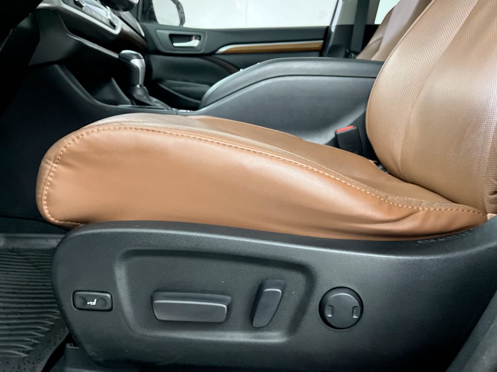 Thumbnail: 2017 Toyota Highlander - 25