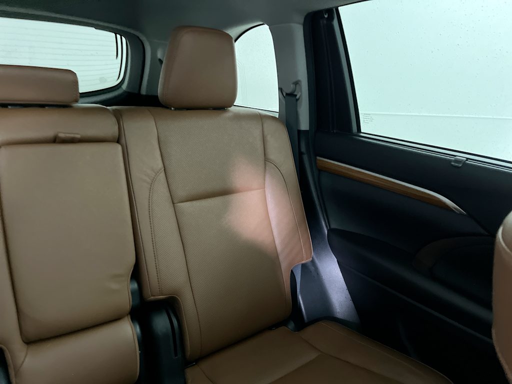 Thumbnail: 2017 Toyota Highlander - 24