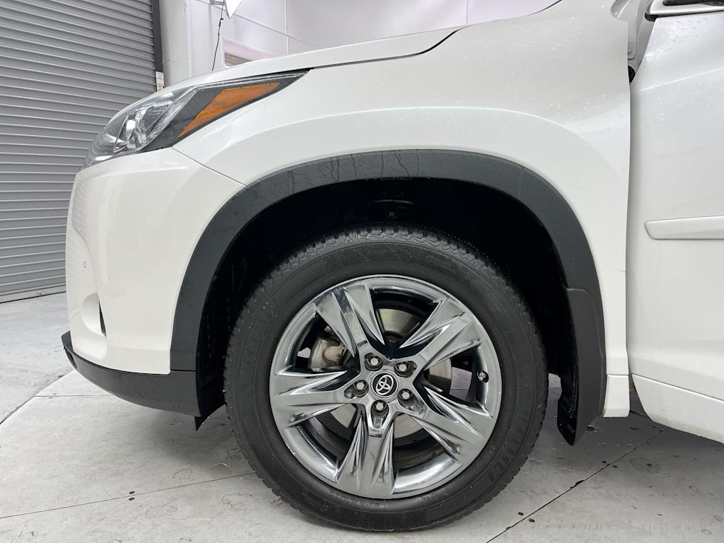 Thumbnail: 2017 Toyota Highlander - 6