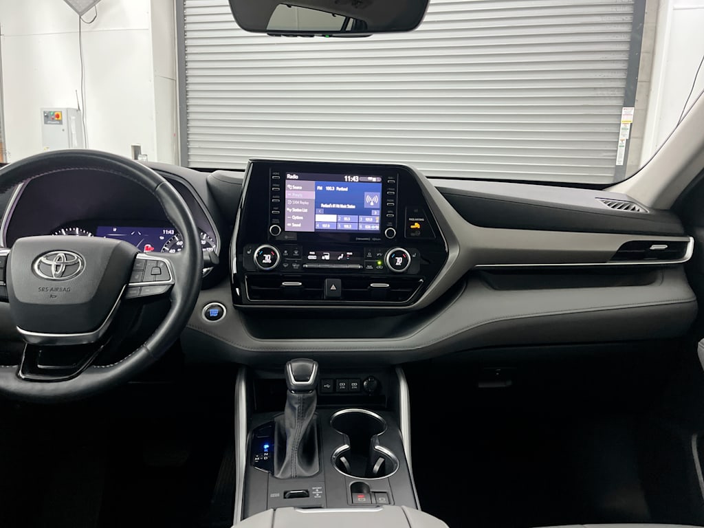 Thumbnail: 2021 Toyota Highlander - 2