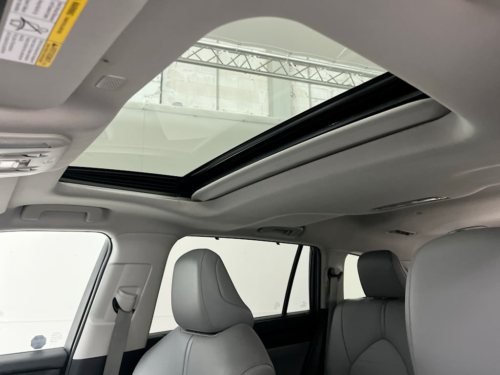 Thumbnail: 2021 Toyota Highlander - 27