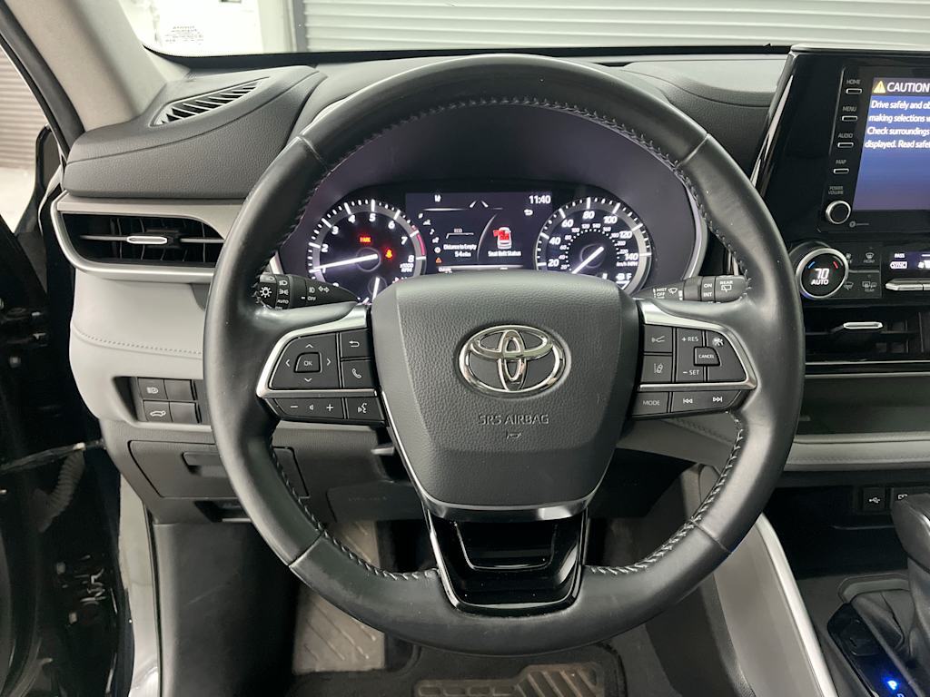 Thumbnail: 2021 Toyota Highlander - 12
