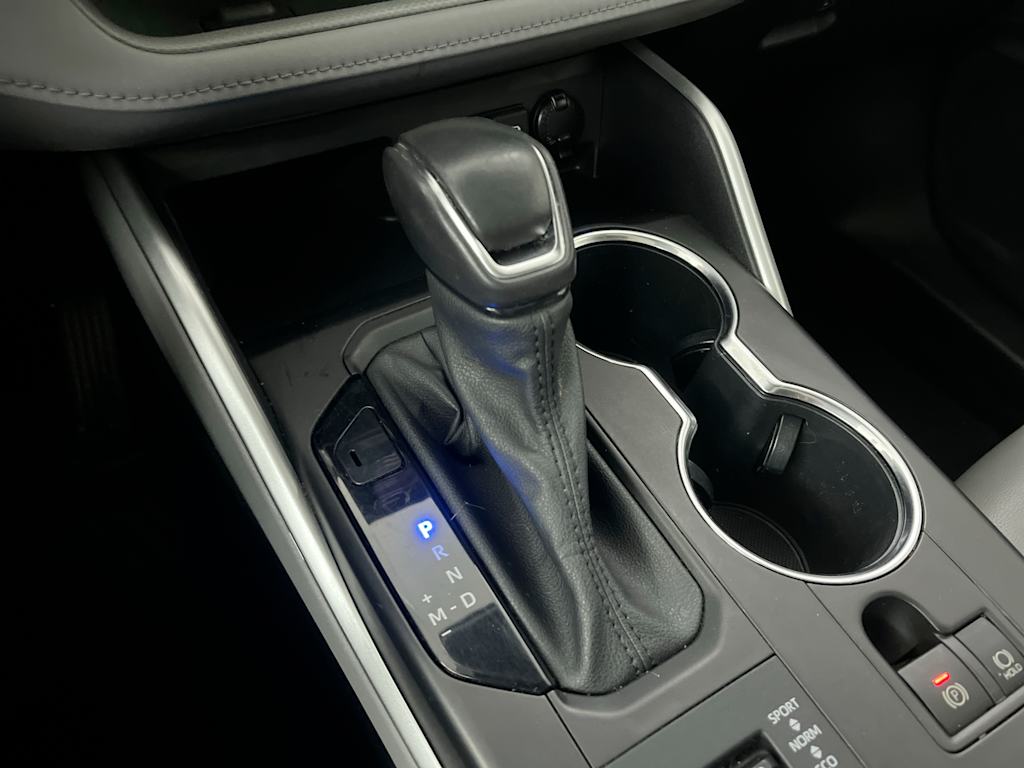 Thumbnail: 2021 Toyota Highlander - 14