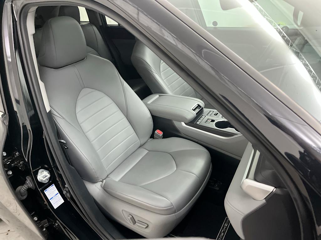 Thumbnail: 2021 Toyota Highlander - 32