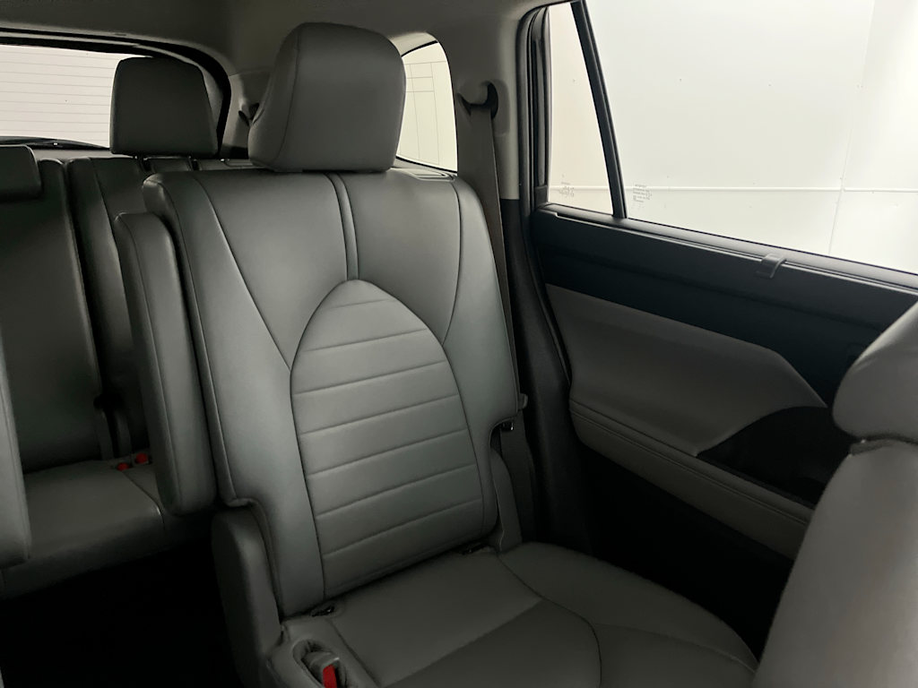 Thumbnail: 2021 Toyota Highlander - 24