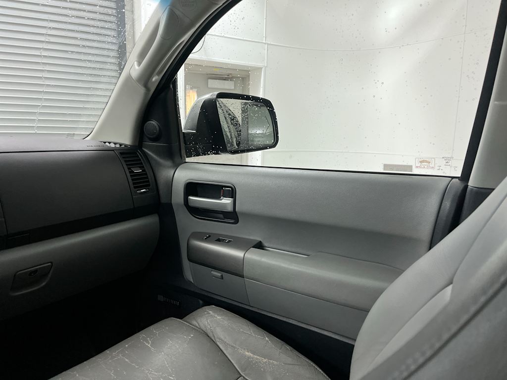 Thumbnail: 2011 Toyota Sequoia - 22