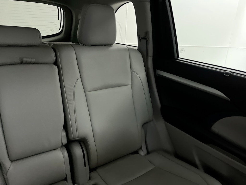 Thumbnail: 2017 Toyota Highlander - 24