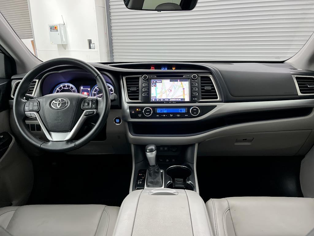 Thumbnail: 2017 Toyota Highlander - 2