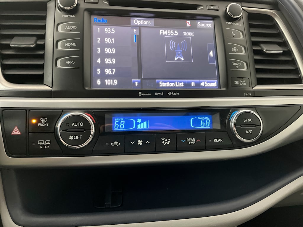 Thumbnail: 2017 Toyota Highlander - 28