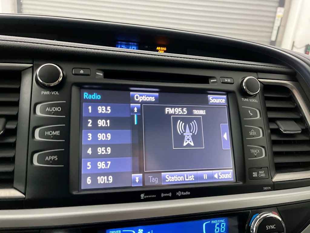 Thumbnail: 2017 Toyota Highlander - 13