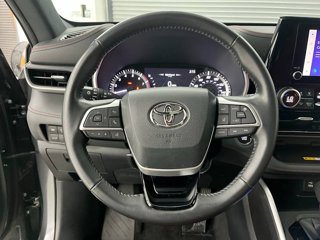 Thumbnail: 2023 Toyota Highlander - 11