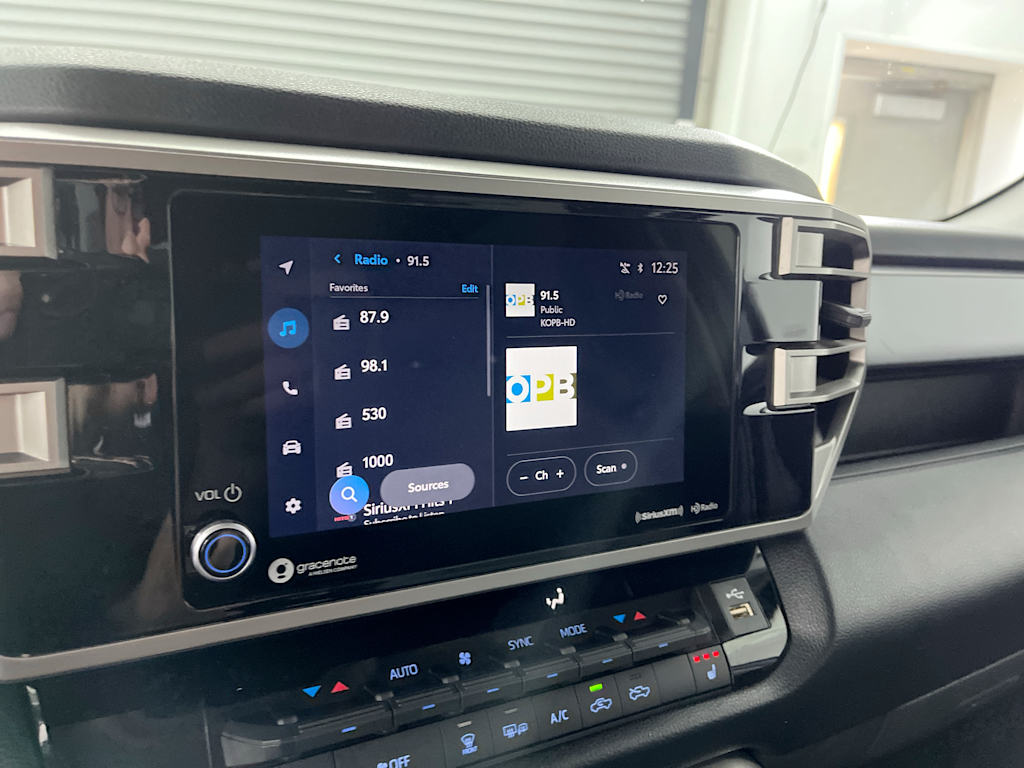 Thumbnail: 2023 Toyota Tundra - 10