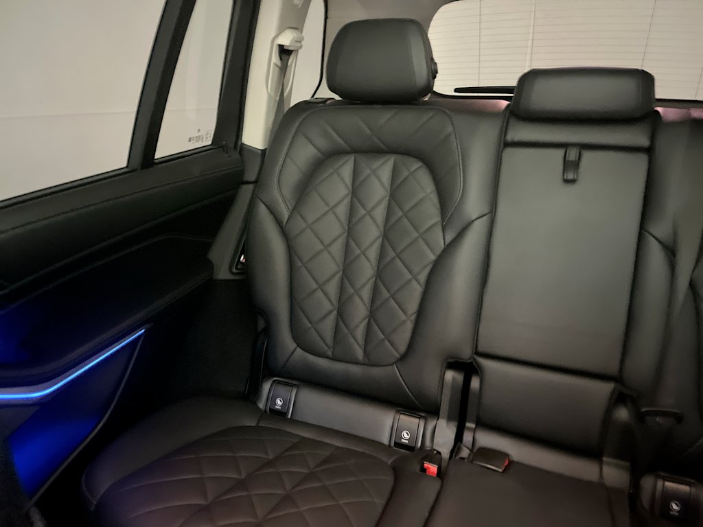 Thumbnail: 2023 BMW X7 - 11