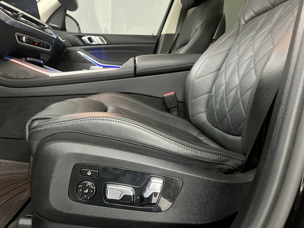 Thumbnail: 2023 BMW X7 - 25