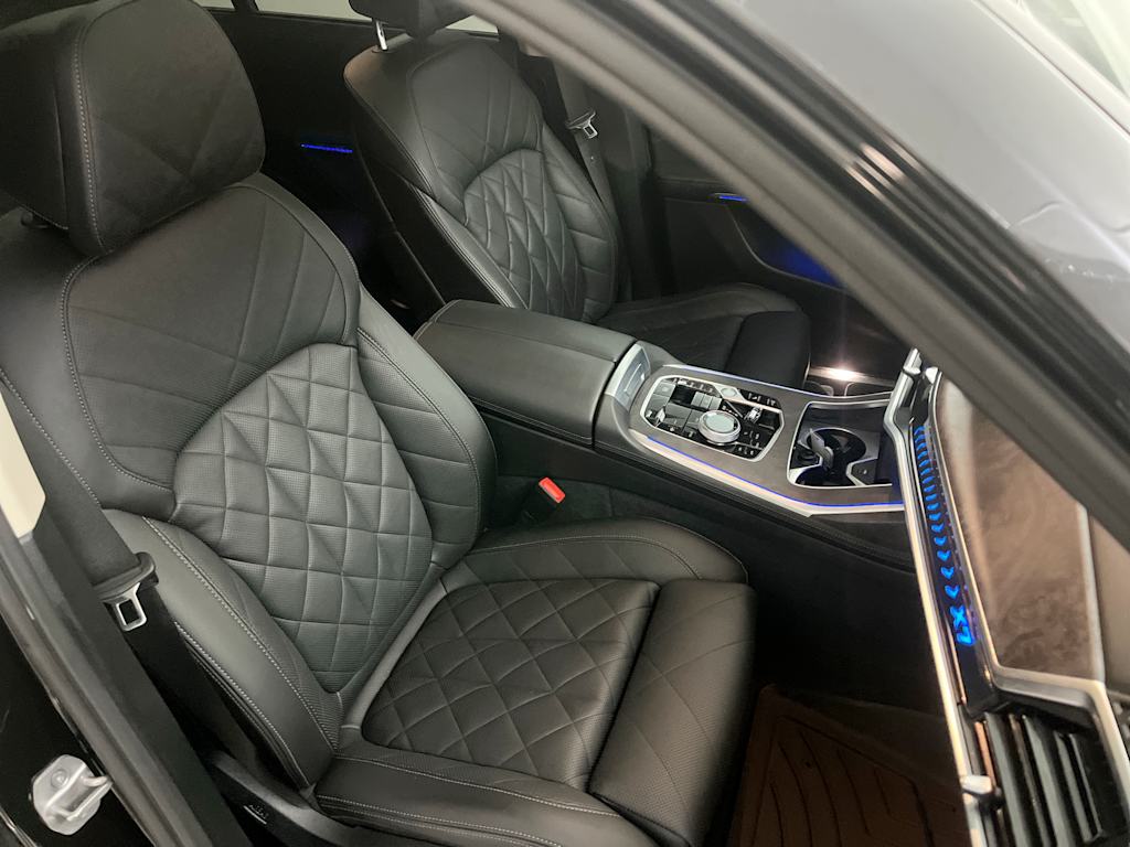 Thumbnail: 2023 BMW X7 - 33