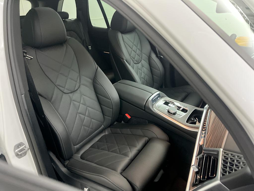 Thumbnail: 2026 BMW X5 - 32