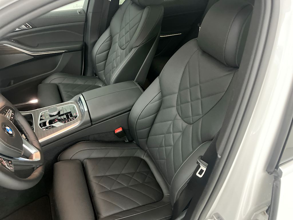 Thumbnail: 2026 BMW X5 - 10