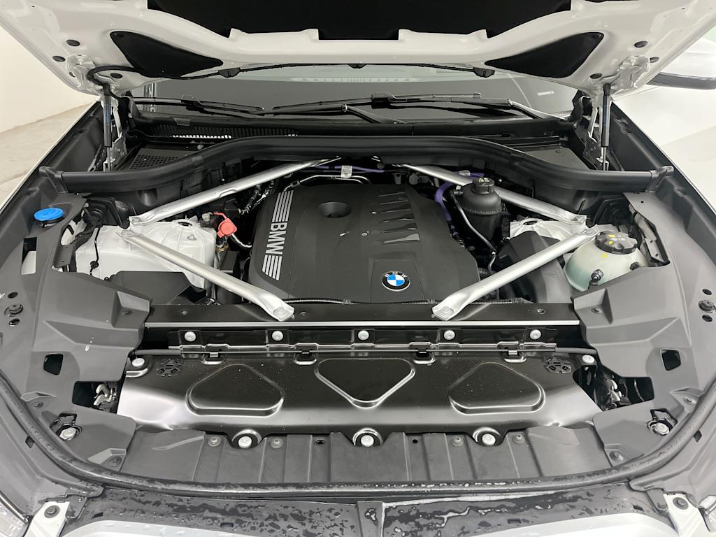 Thumbnail: 2026 BMW X5 - 8
