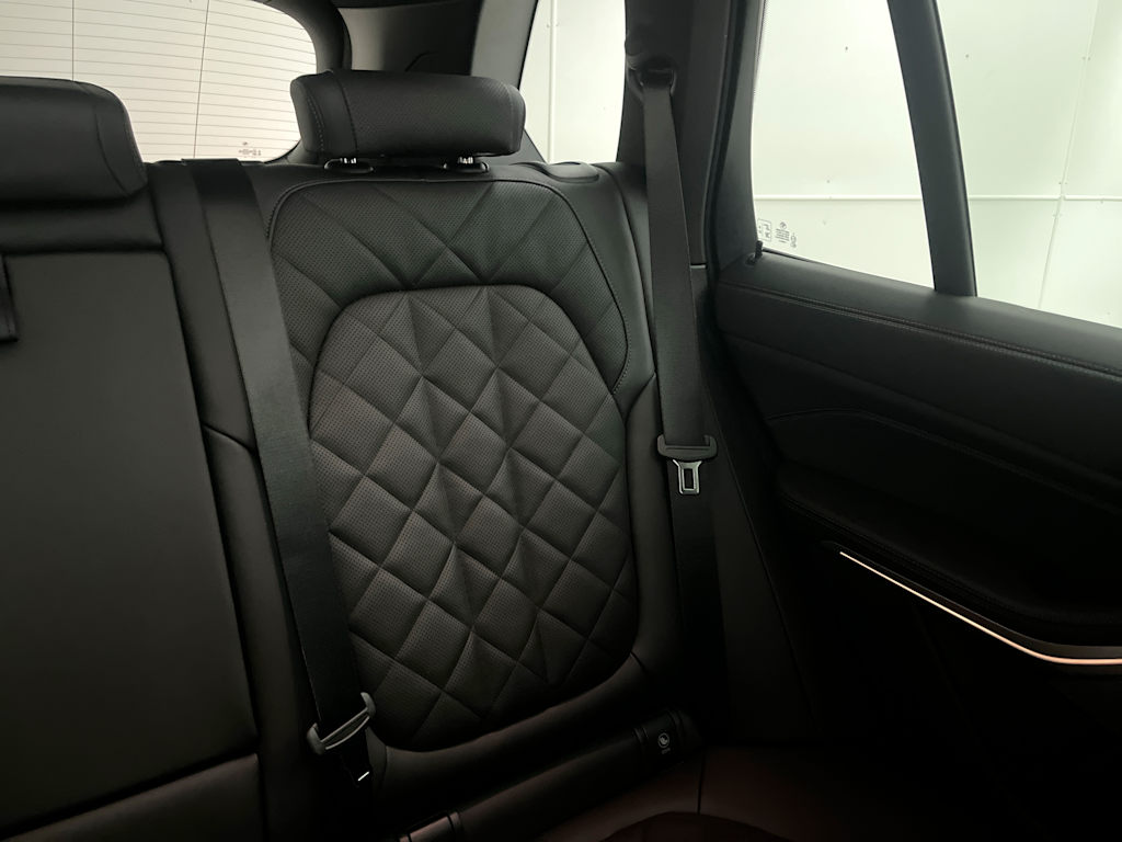 Thumbnail: 2026 BMW X5 - 25