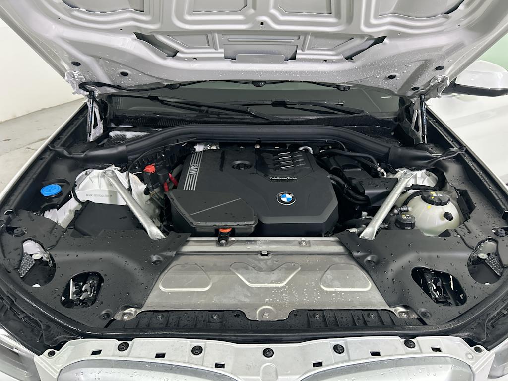 Thumbnail: 2025 BMW X4 - 8