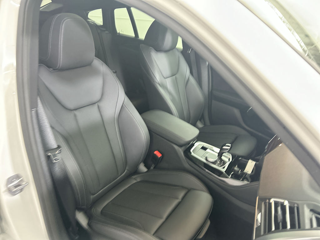 Thumbnail: 2025 BMW X4 - 26