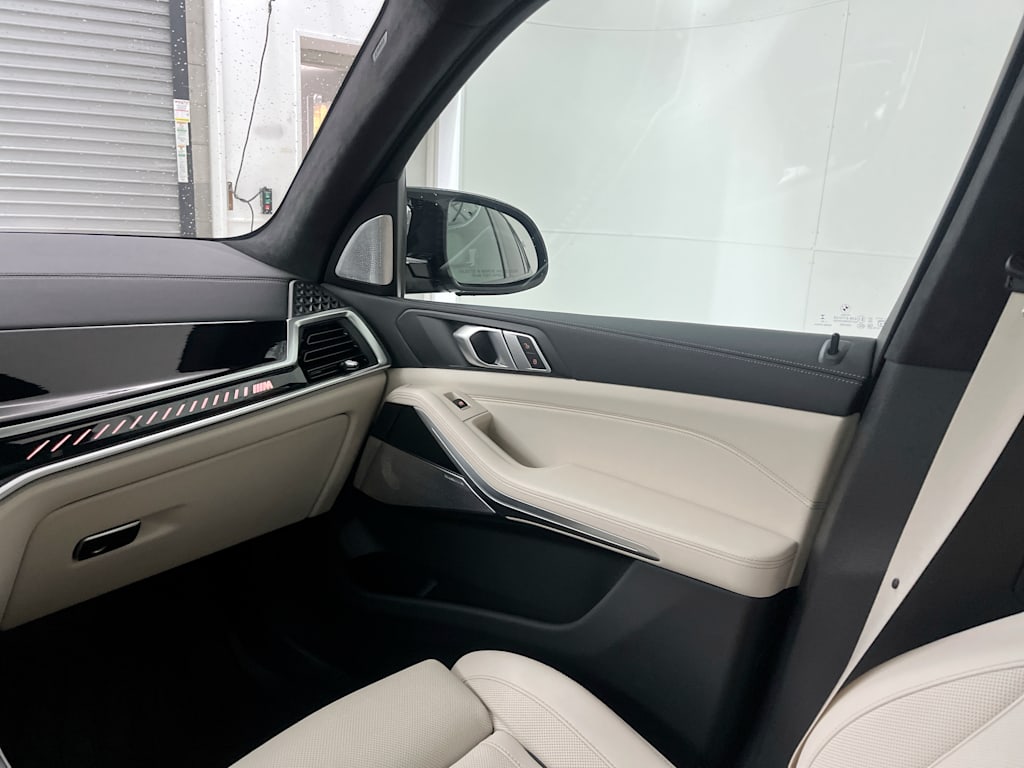 Thumbnail: 2025 BMW X5 - 21
