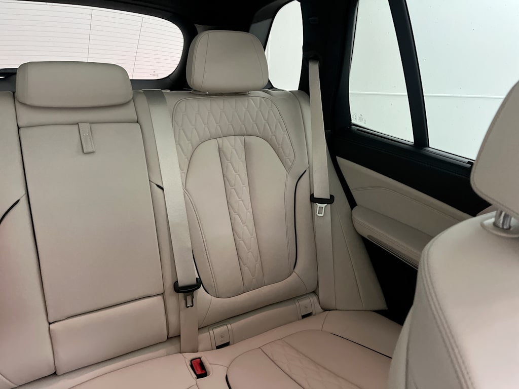 Thumbnail: 2025 BMW X5 - 23