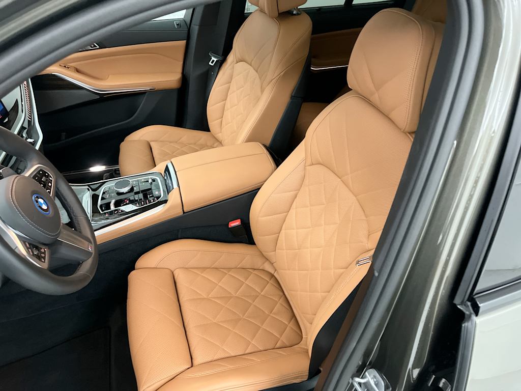 Thumbnail: 2025 BMW X5 - 10