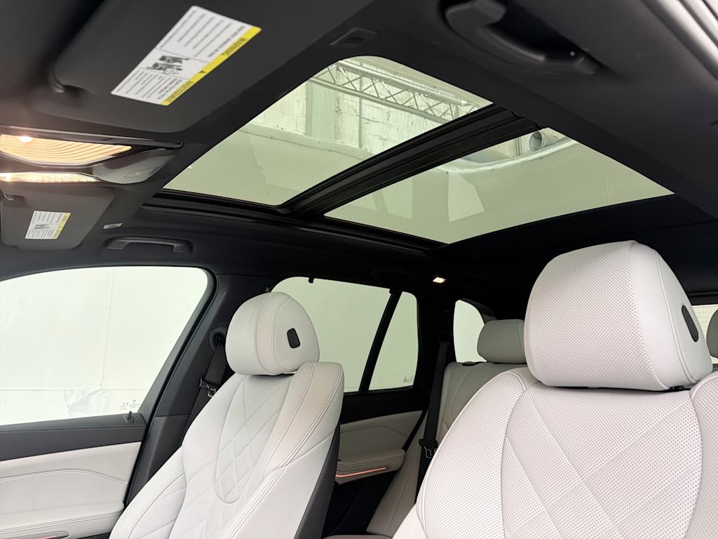 Thumbnail: 2023 BMW X5 - 22