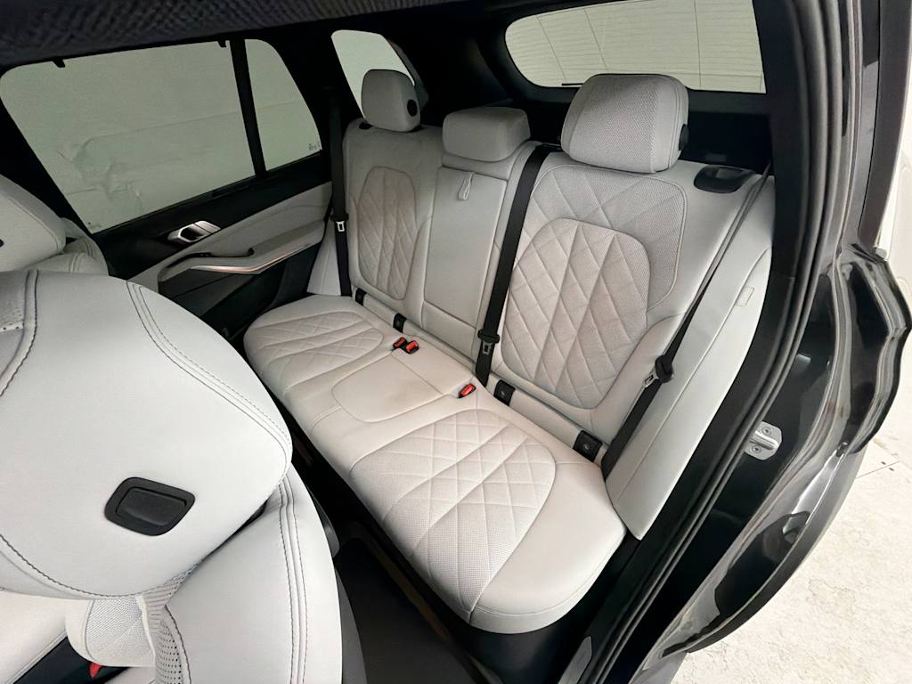 Thumbnail: 2023 BMW X5 - 11