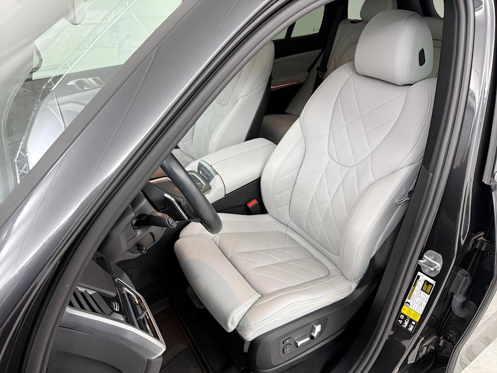 Thumbnail: 2023 BMW X5 - 9