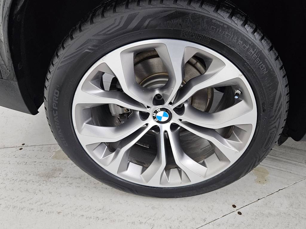 Thumbnail: 2017 BMW X5 - 8