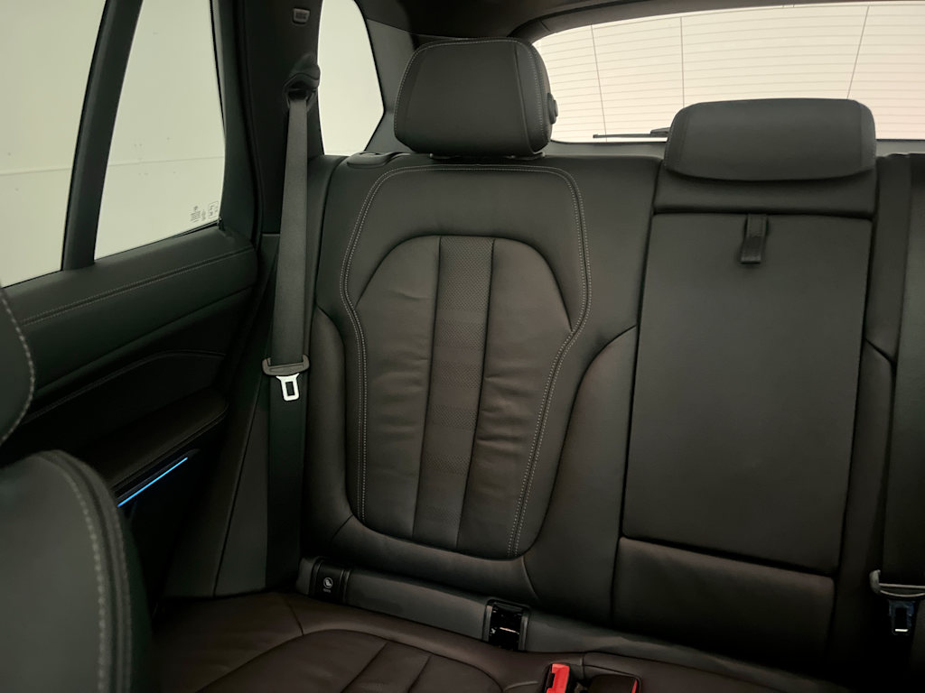 Thumbnail: 2021 BMW X5 - 11